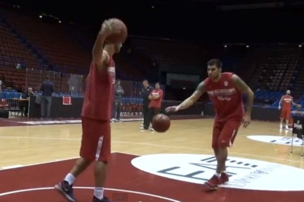 Ολυμπιακός: Η προπόνηση στο «Mediolanum Forum» (video)