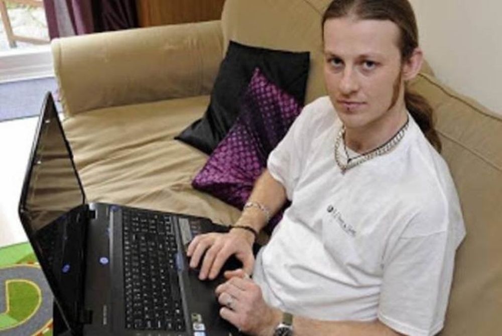 Το laptop «έβραζε» το σπέρμα του