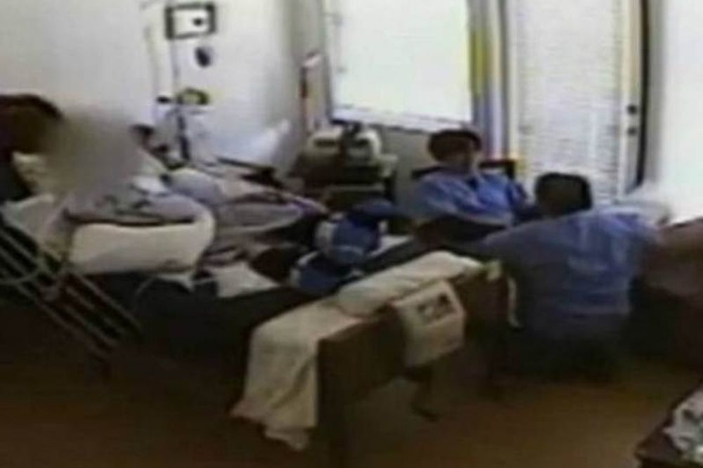 Βίντεο σοκ: Ανδρες νοσοκόμοι κάνουν σεξ μπροστά σε 98χρονη ασθενή