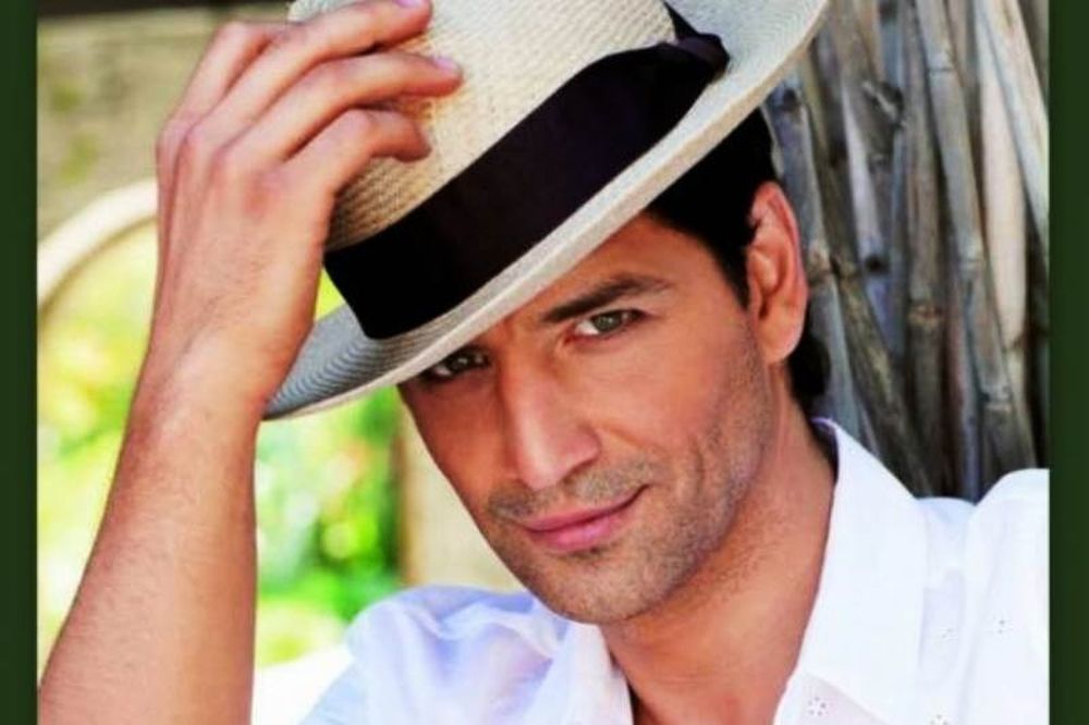 Σάκης Ρουβάς: Αγρότης μόνος ψάχνει… εκτάσεις με ελιές 