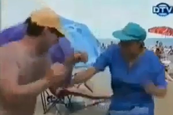 Βίντεο: Με το μαγιό και τον... πύραυλό του!