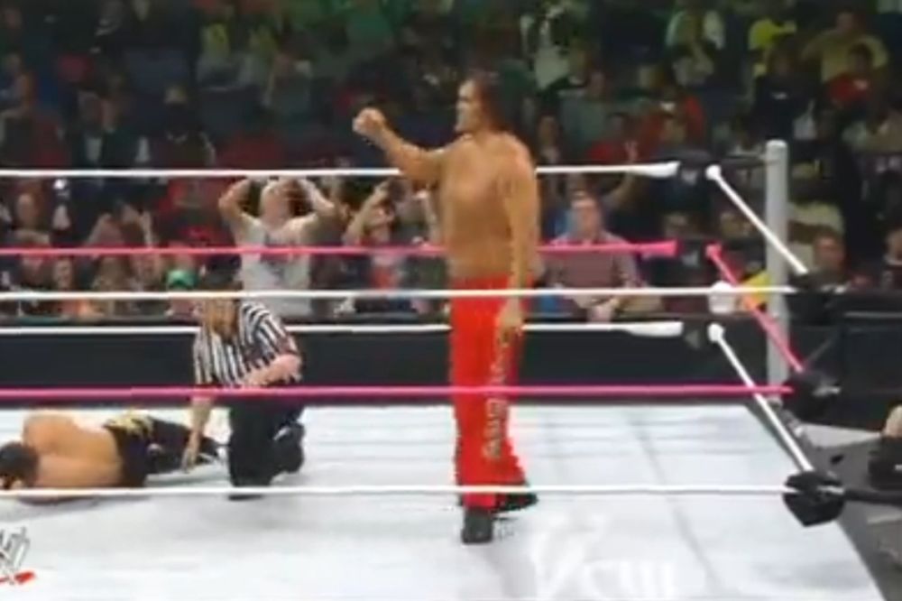 Saturday Morning Slam: Ο γίγαντας Khali (video)