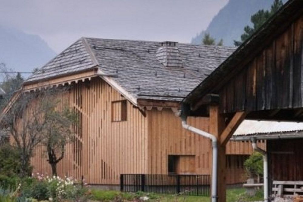 «Τρελή» ανακαίνιση... αχυρώνα!