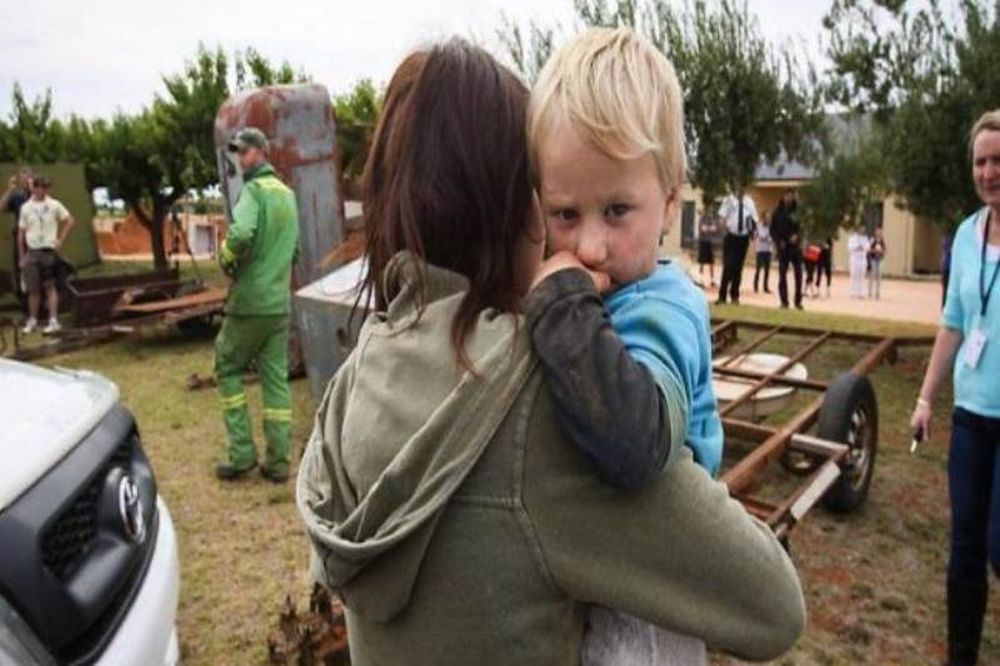 Απίστευτη ιστορία: 2χρονο παιδάκι επιβίωσε χάρη στον πιστό του σκύλο