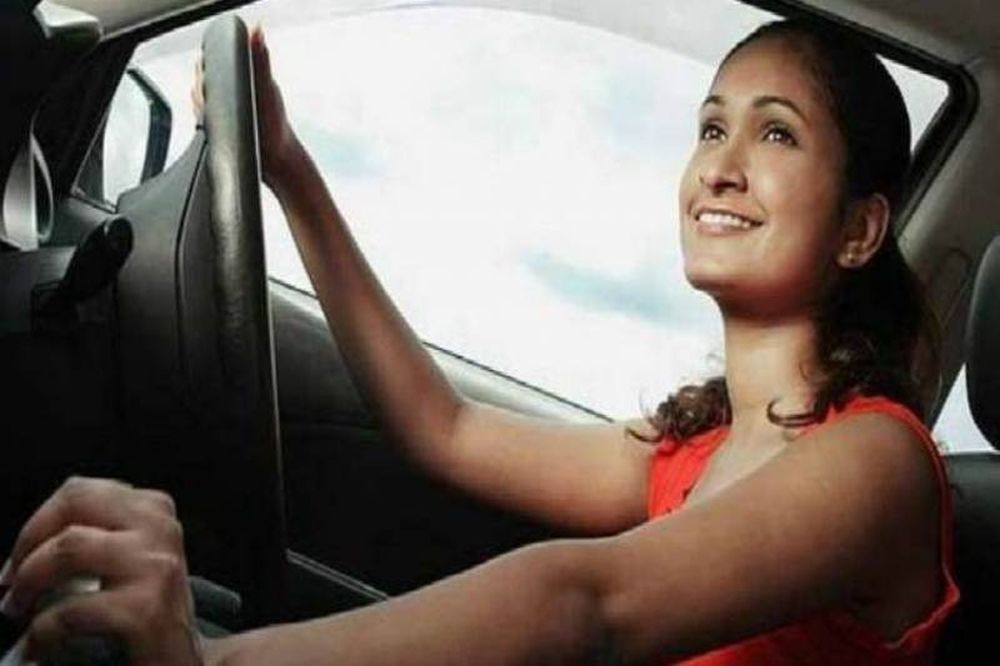 Και όμως... Οι γυναίκες παρκάρουν καλύτερα από τους άντρες!