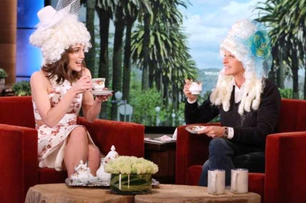 Keira Knightley: Tea Party με την Ellen DeGeneres