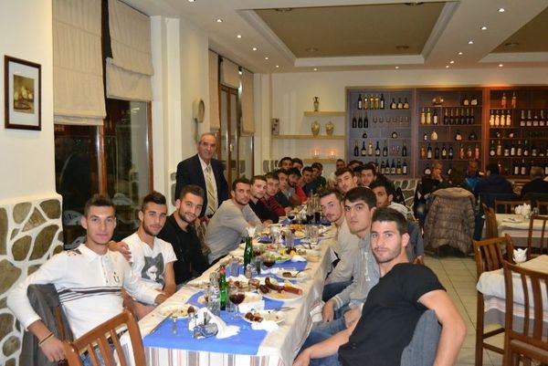 Τύρναβος: «Χαλάρωσαν» με δείπνο