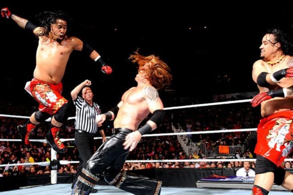 Superstars: Ήττα για τους Usos (videos)