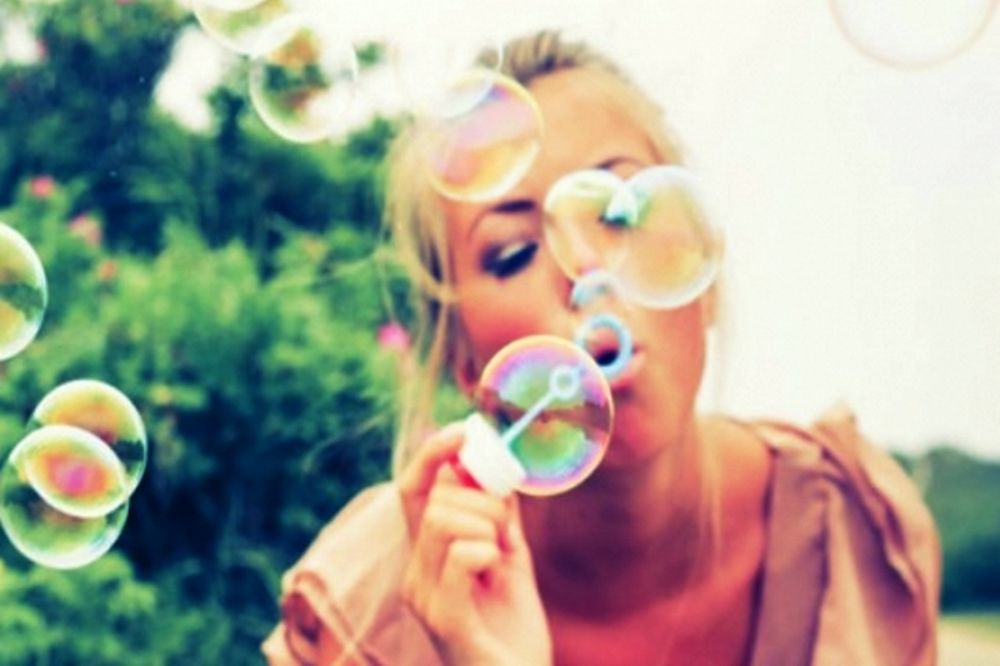 Lunar Dance: Ναι είμαι single ... και λοιπόν; 