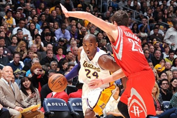 Λος Άντζελες Λέικερς: Triple double ο Κόμπι