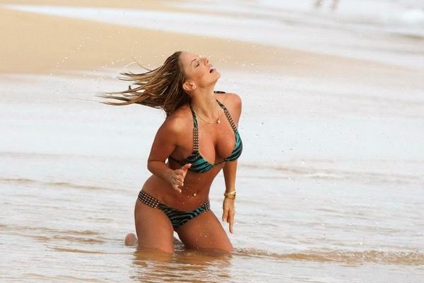 Μας στέλνει... αδιάβαστους η Simona! (photos)