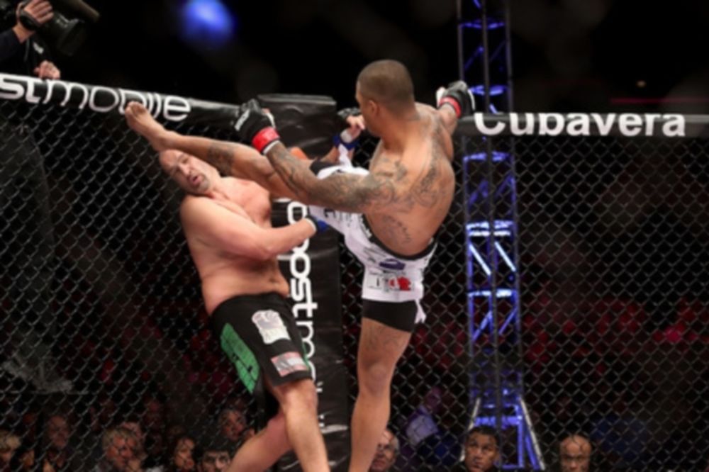 GLORY 5: Main event με Tyrone Spong