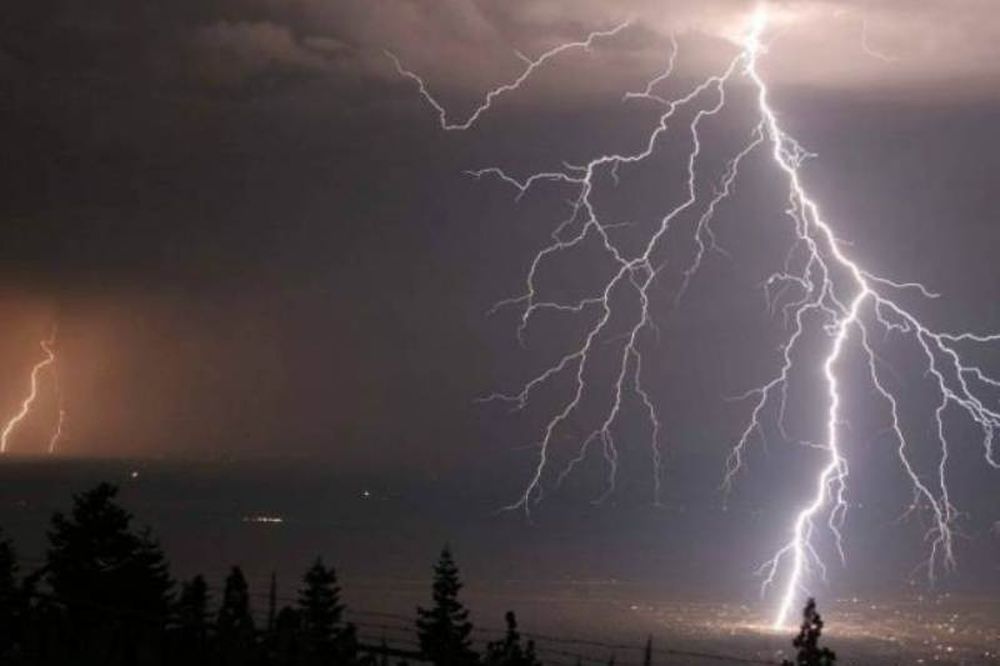 Επιδείνωση του καιρού με βροχές και καταιγίδες