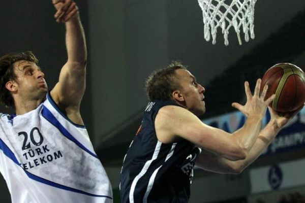 Εφές: Έρχεται με… άγριες διαθέσεις στο ΣΕΦ