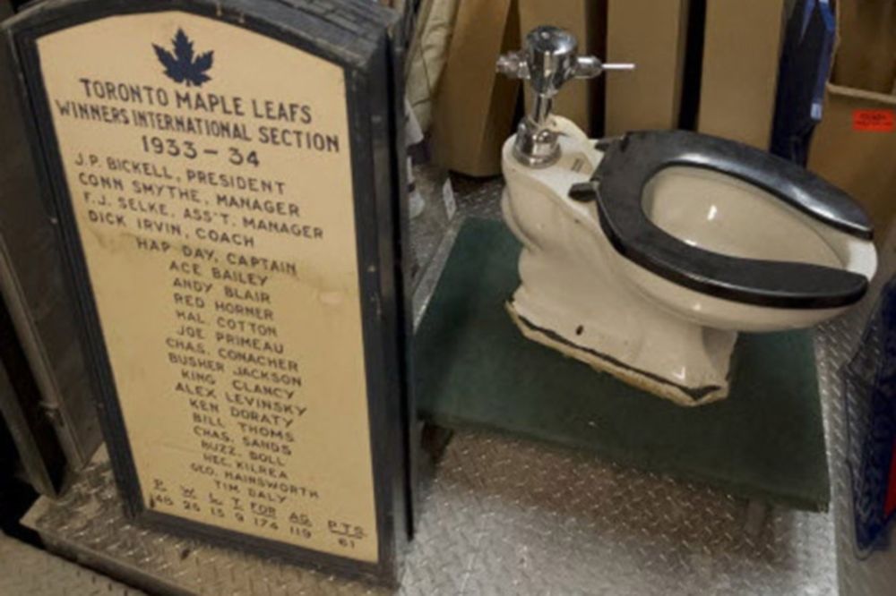 NHL: Πέντε χιλιάδες δολάρια για… λεκάνη τουαλέτας