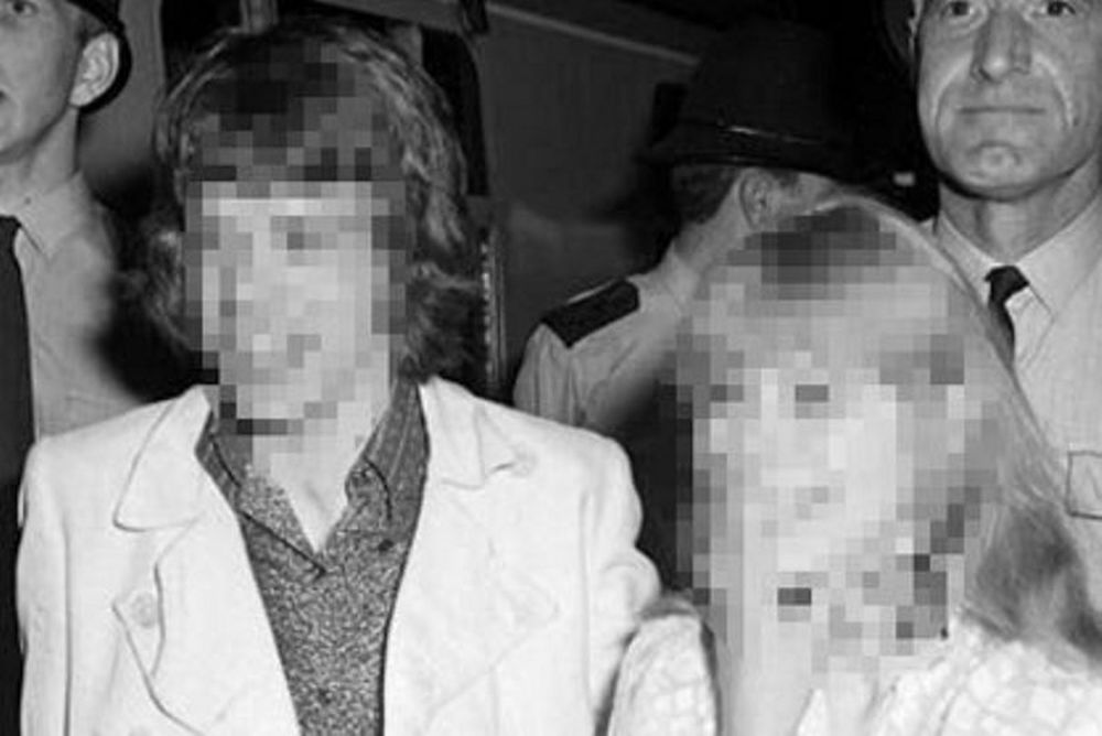 Ποιο θρυλικό ζευγάρι αντί να κάνει sex, διάβαζε;