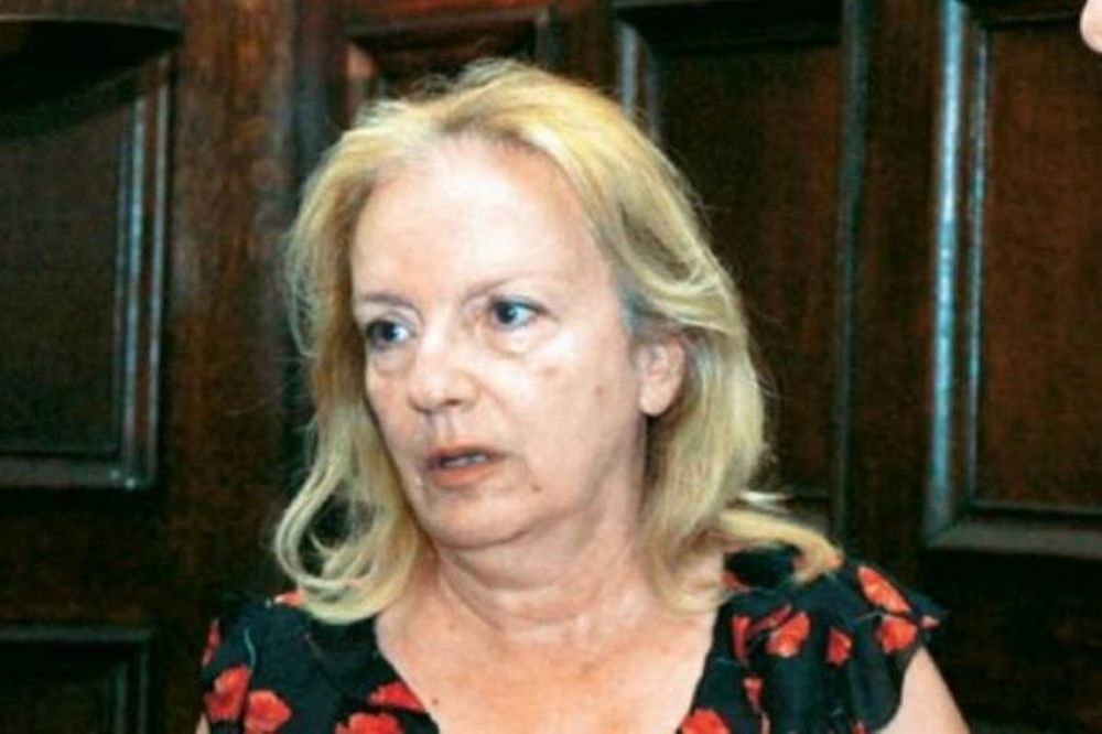 Έμφραγμα μέσα στη Βουλή υπέστη η Ρεγγίνα Βάρτζελη