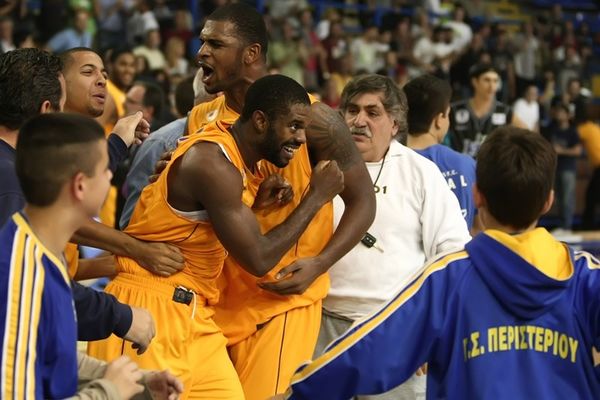 Περιστέρι: Τέλος ο Τζόουνς!