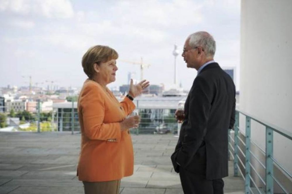 Ρομπάι και Μέρκελ πρότειναν περικοπές στον κοινοτικό προϋπολογισμό 