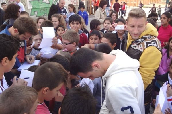 ΑΕΛ: «Βυσσινί» γιορτή στο 11ο και 33ο 