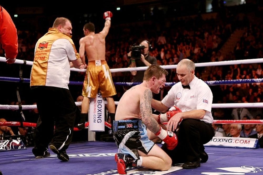 Μποξ: Ήττα-σοκ για Hatton (video)