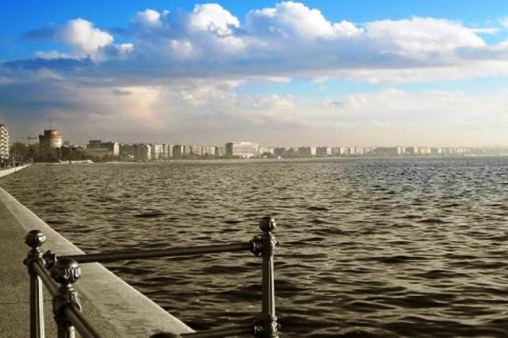 Συννεφιασμένη Κυριακή 