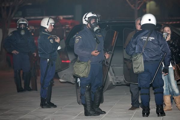 ΠΑΟΚ: Επεισόδια οπαδών με την Αστυνομία!