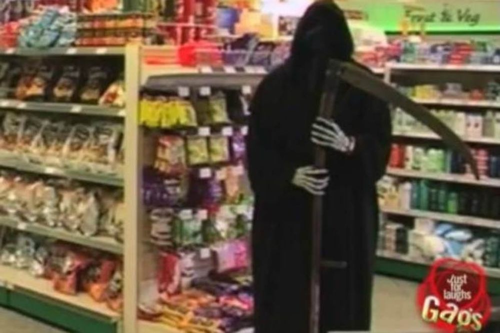 Οκτώ λεπτά με απολαυστικές φάρσες σε ένα βίντεο