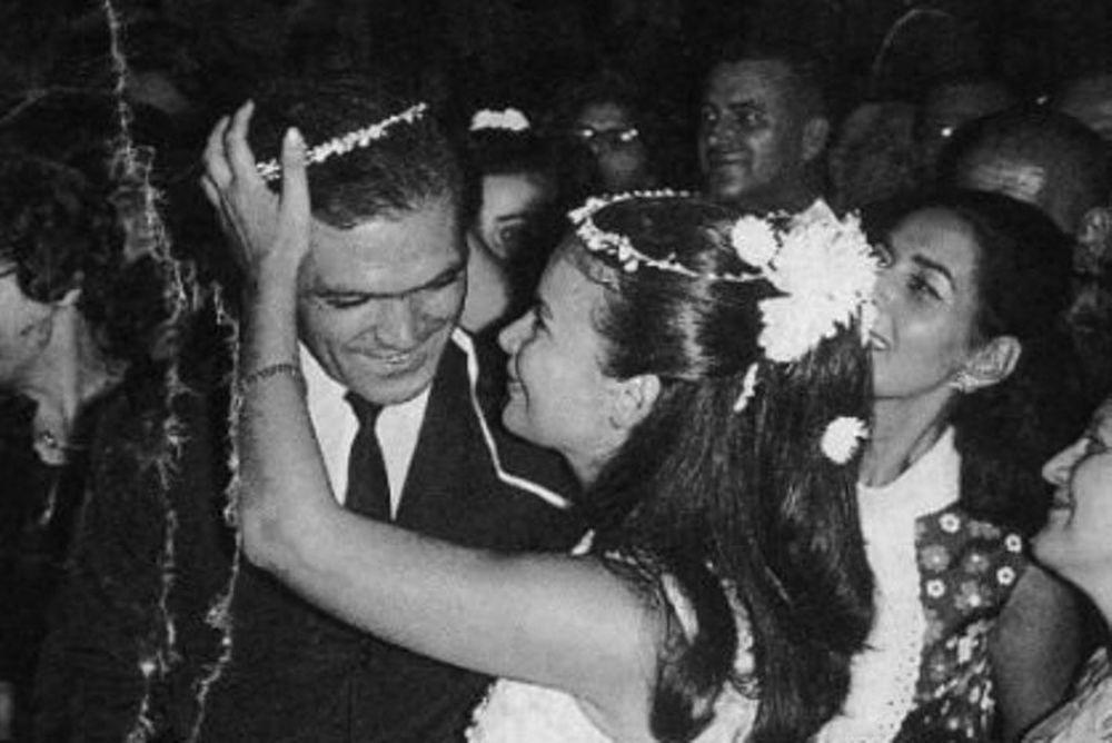 Όταν η Τζένη Καρέζη έγινε κυρία Καζάκου 