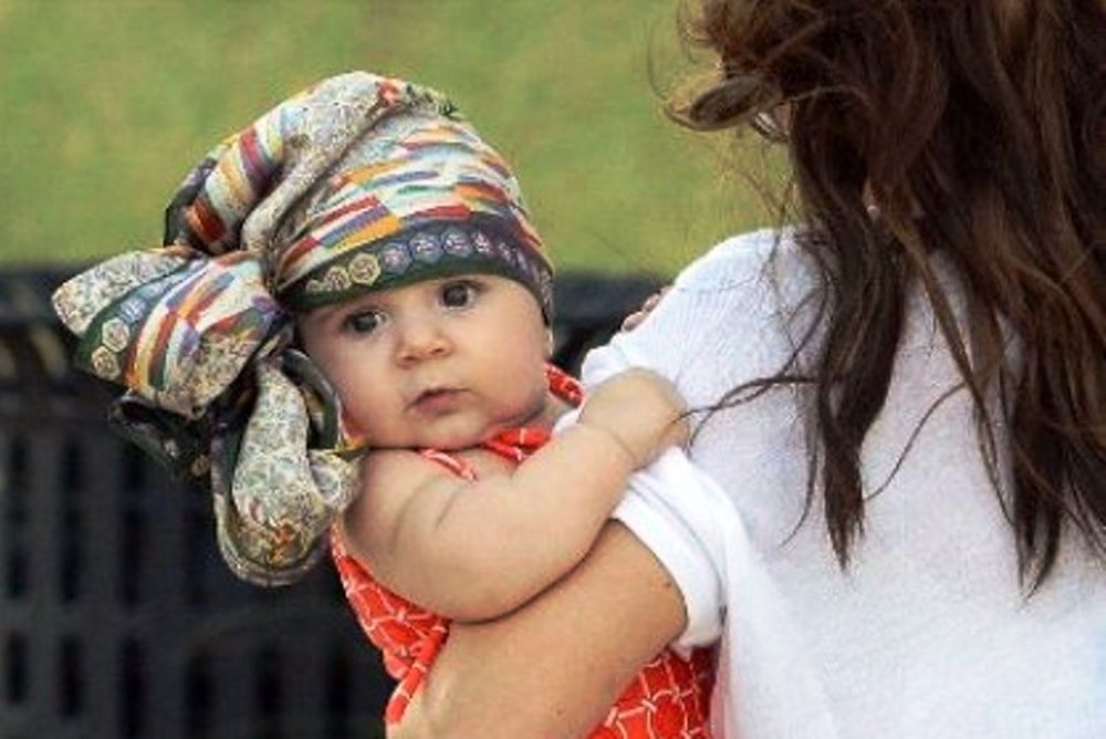 Ποια διάσημη ντύνει το μωράκι της με… τουρμπάνια; 