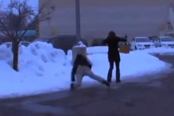 «Ζεϊμπεκιές» στον πάγο (video)