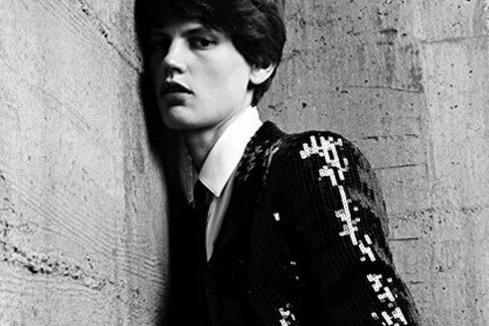 Μια γυναίκα πρωταγωνιστεί στη νέα Saint Laurent ανδρική καμπάνια