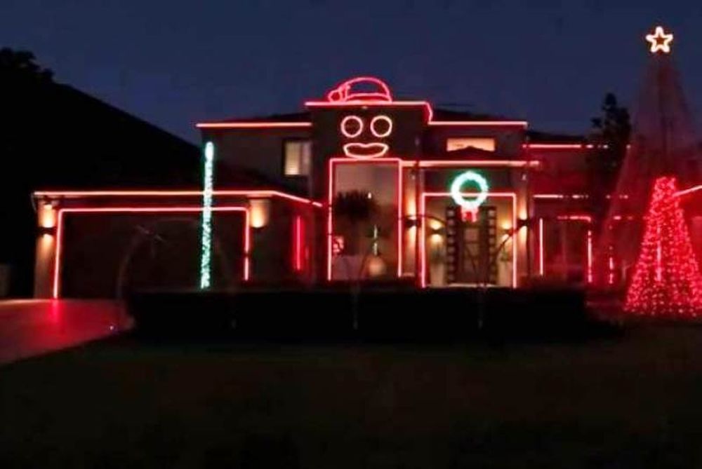 Χριστουγεννιάτικα λαμπάκια στους ρυθμούς του Gangnam Style 