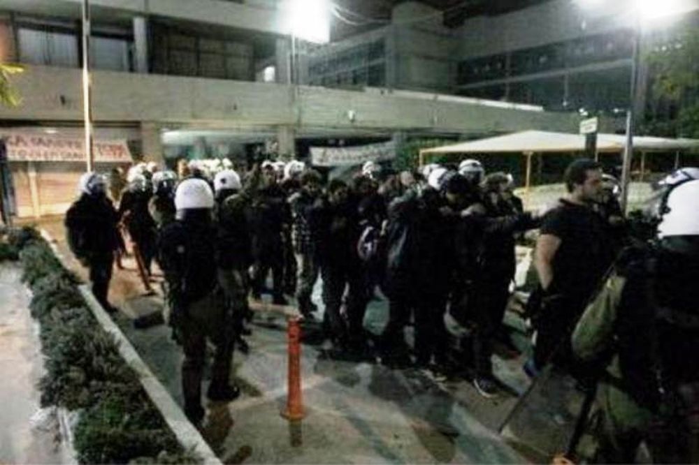 Έφοδος της αστυνομίας στο ΑΠΘ – 11 συλλήψεις (Βίντεο) 
