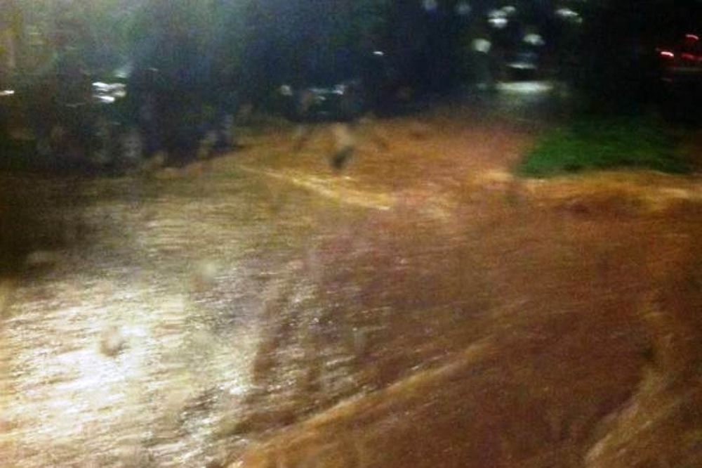 Κι όμως! Δεν είναι ποτάμι αλλά δρόμος στα Μελίσσια 