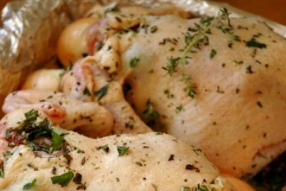 Λαχταριστό κοτόπουλο γεμιστό με λιωμένα τυριά