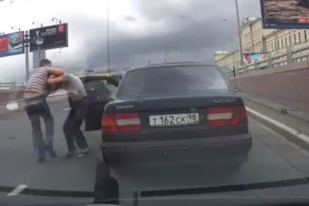 Δείτε πώς λύνουν τις διαφορές τους οι οδηγοί στη Ρωσία (video)
