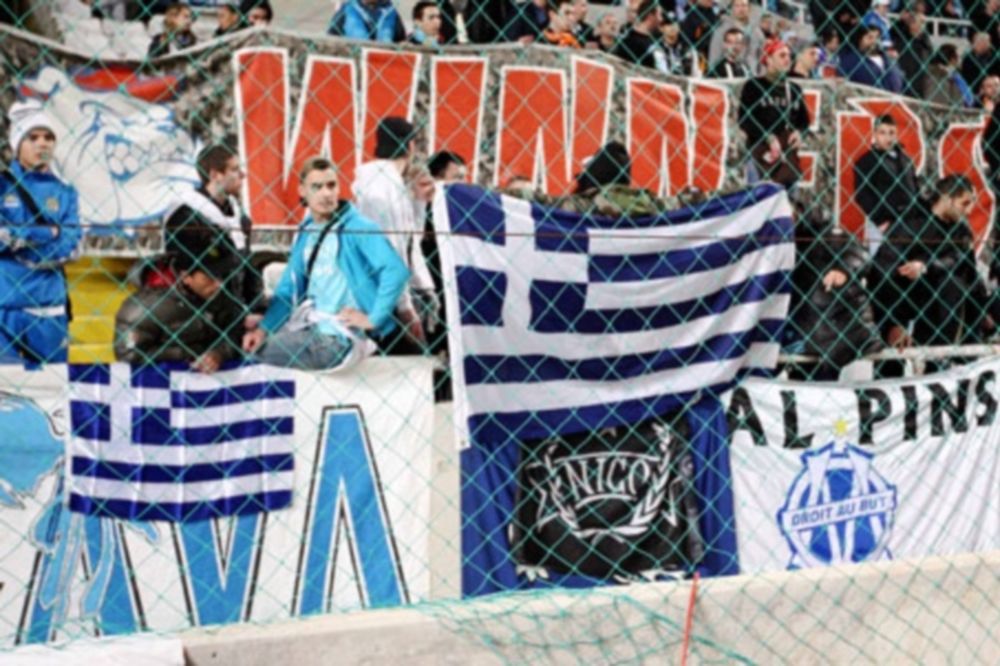 Μαρσέιγ: Ελληνικές σημαίες στην Κύπρο