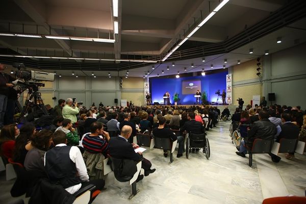 ΠΣΑΤ: Λάμψη αστέρων από τους κορυφαίους του 2012 (photos)