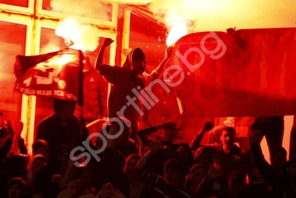 Challenge Cup: Σοβαρά επεισόδια στη ρεβάνς του Ολυμπιακού με τη Λέφσκι (photos)