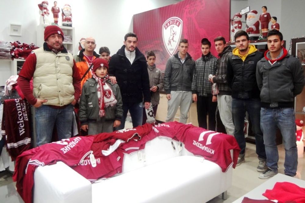 Pre-game ατμόσφαιρα από την ΑΕΛ