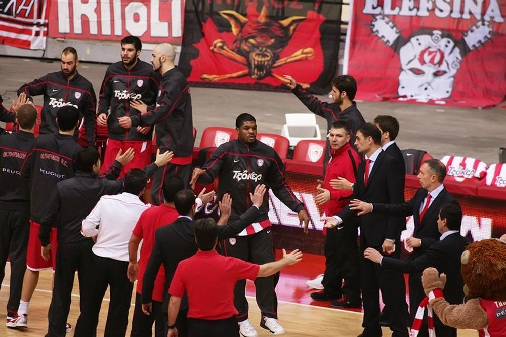 Ολυμπιακός: Προβληματισμός για την άμυνα 