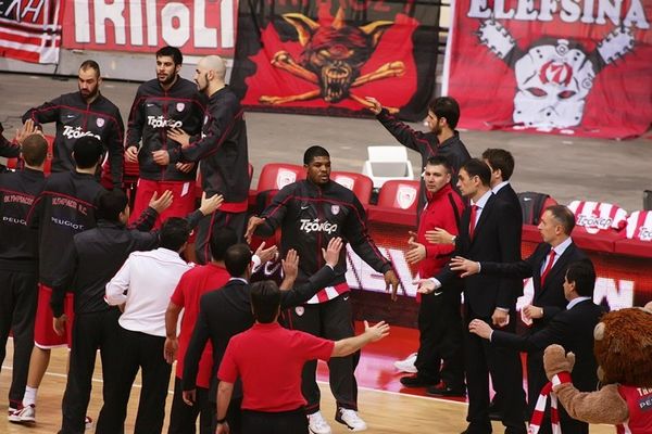 Ολυμπιακός: Προβληματισμός για την άμυνα 