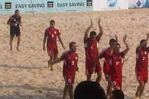 Beach Soccer: Παίκτης σκόραρε με κεφαλιά από 30 μέτρα! (video)