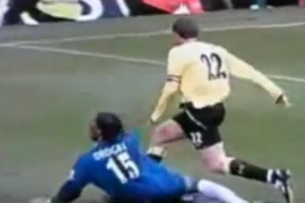 Δείτε τους κορυφαίους ποδοσφαιριστές - «βουτηχτές» (video)