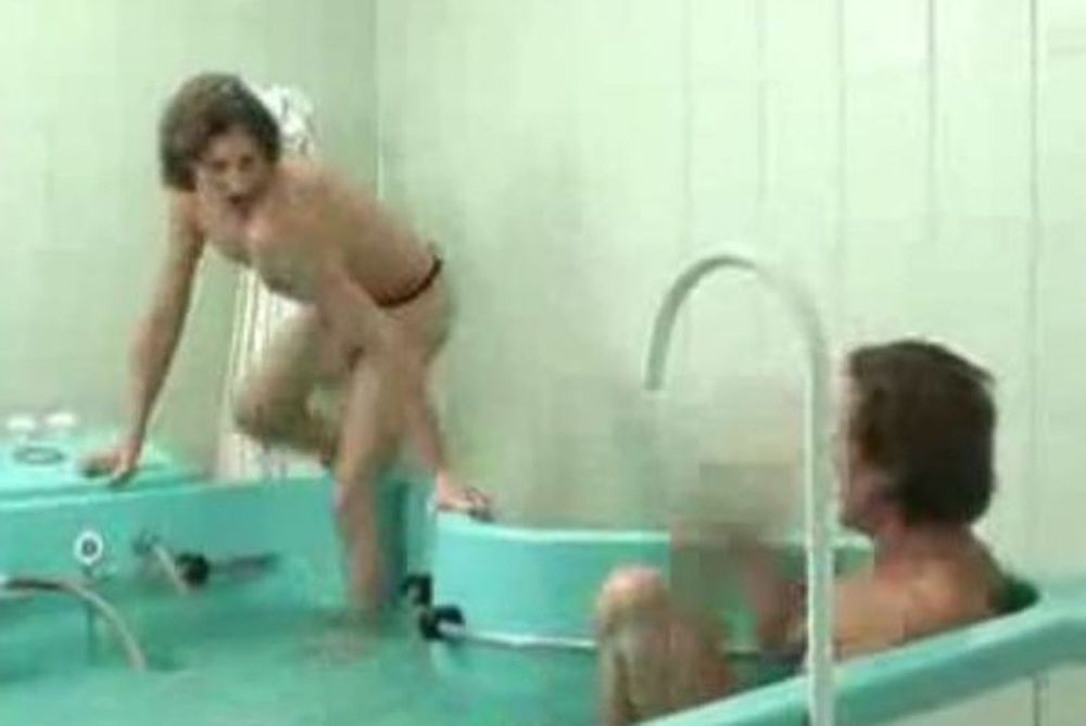 Τους την «έπεσε» στο υδρομασάζ (video)