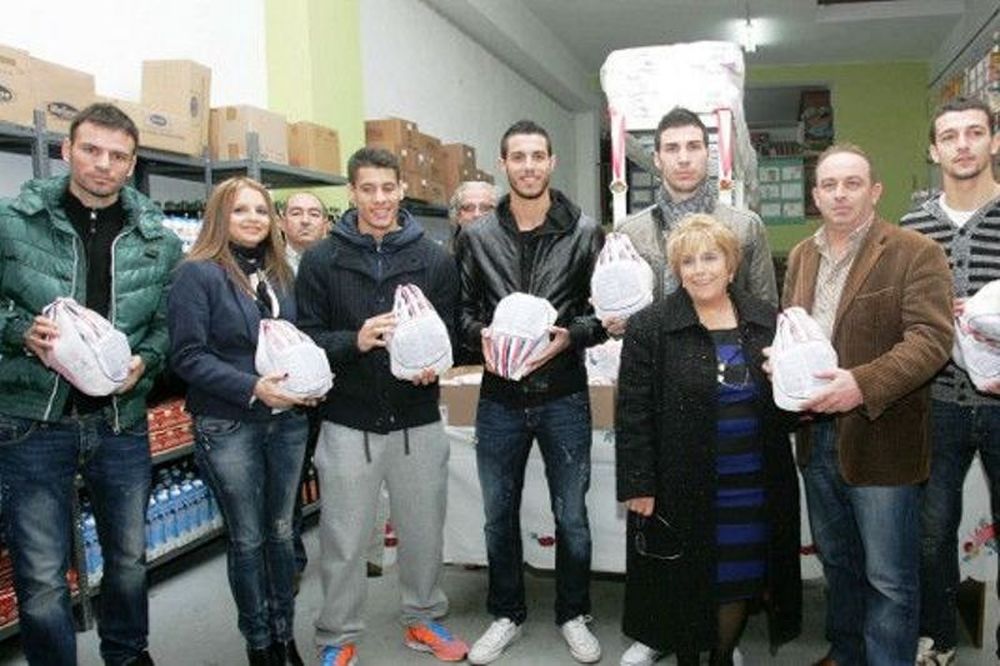 Ατρόμητος: Η επίσκεψη στο Κοινωνικό Παντοπωλείο