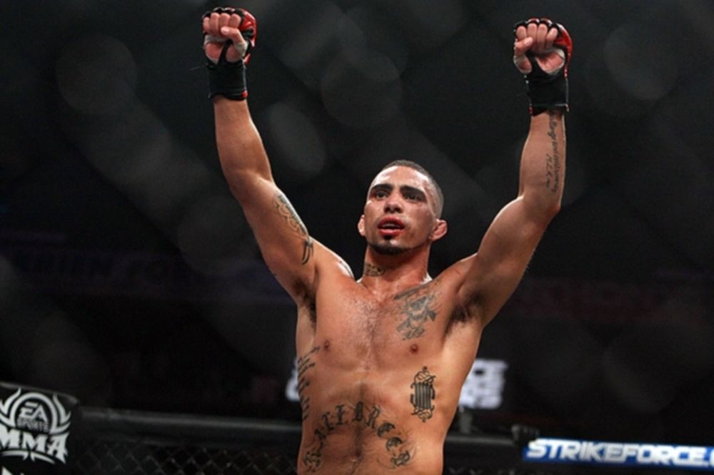 UFC 157: Νέα ενίσχυση από Strikeforce