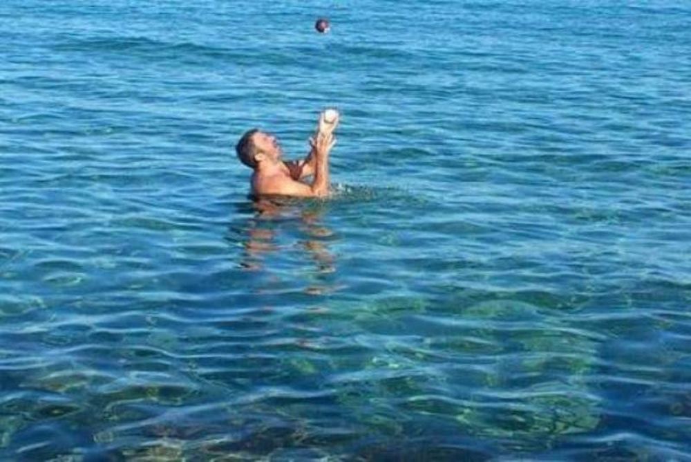 Σπύρος Χαριτάτος: Χριστούγεννα στην παραλία