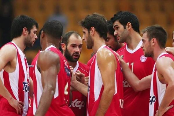 Ολυμπιακός: Δύσκολο ξεκίνημα στη Βιτόρια